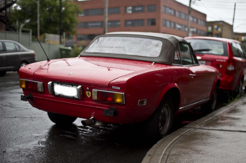 Illustration for article titled Damn, my street is more and more becoming a car geek paradise...